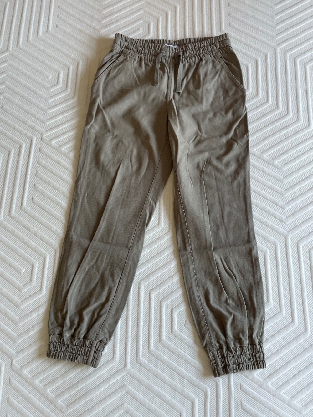Aritzia, TNA Alix pant, mid-rise green cargo pants, XS